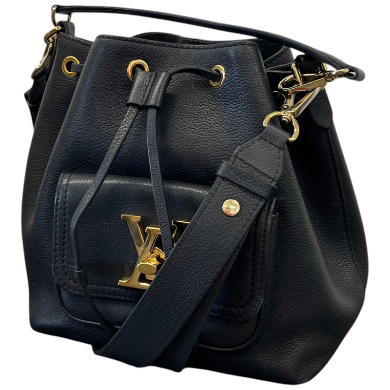 Women's Lockme Bucket Bag Black