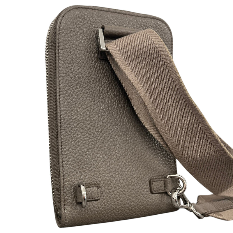 Women's Plaque Logo Vitello Daino Sling Crossbody Bag Grey