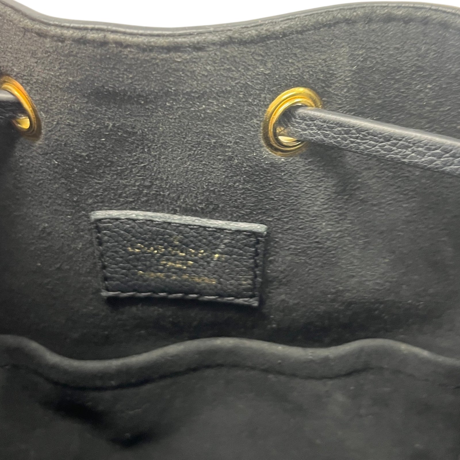 Women's Lockme Bucket Bag Black - Photo 11