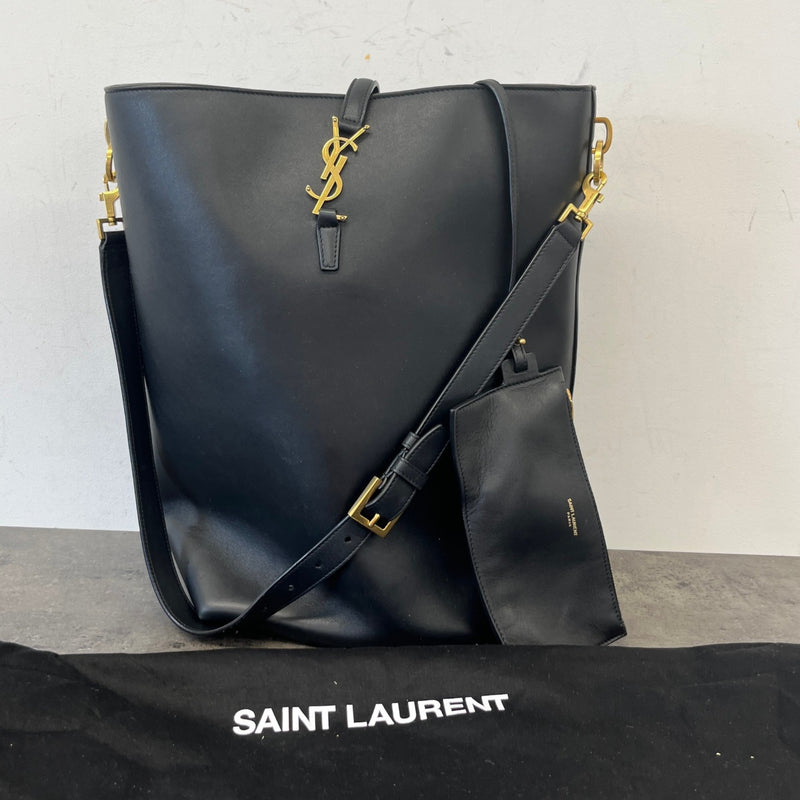 Women's Le 37 Bucket Bag Black