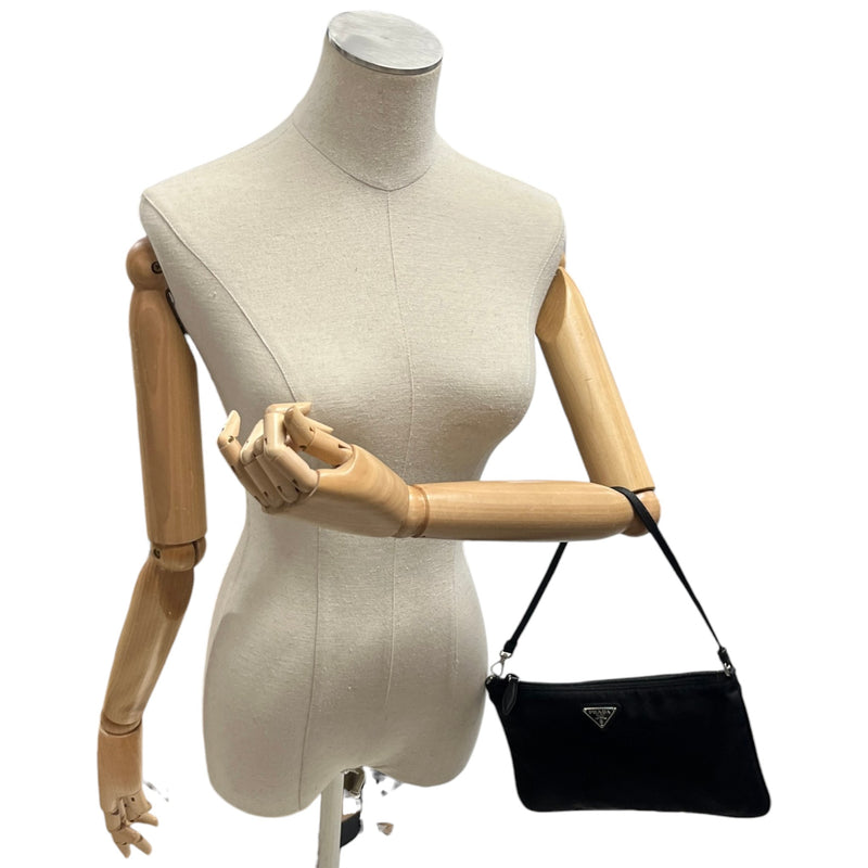 Women's Nylon Plaque Logo Bag Black