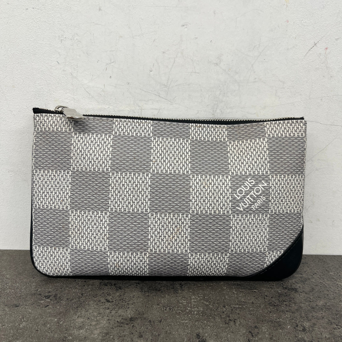 Men's Damier Graphite 3D Pouch Grey - Photo 12
