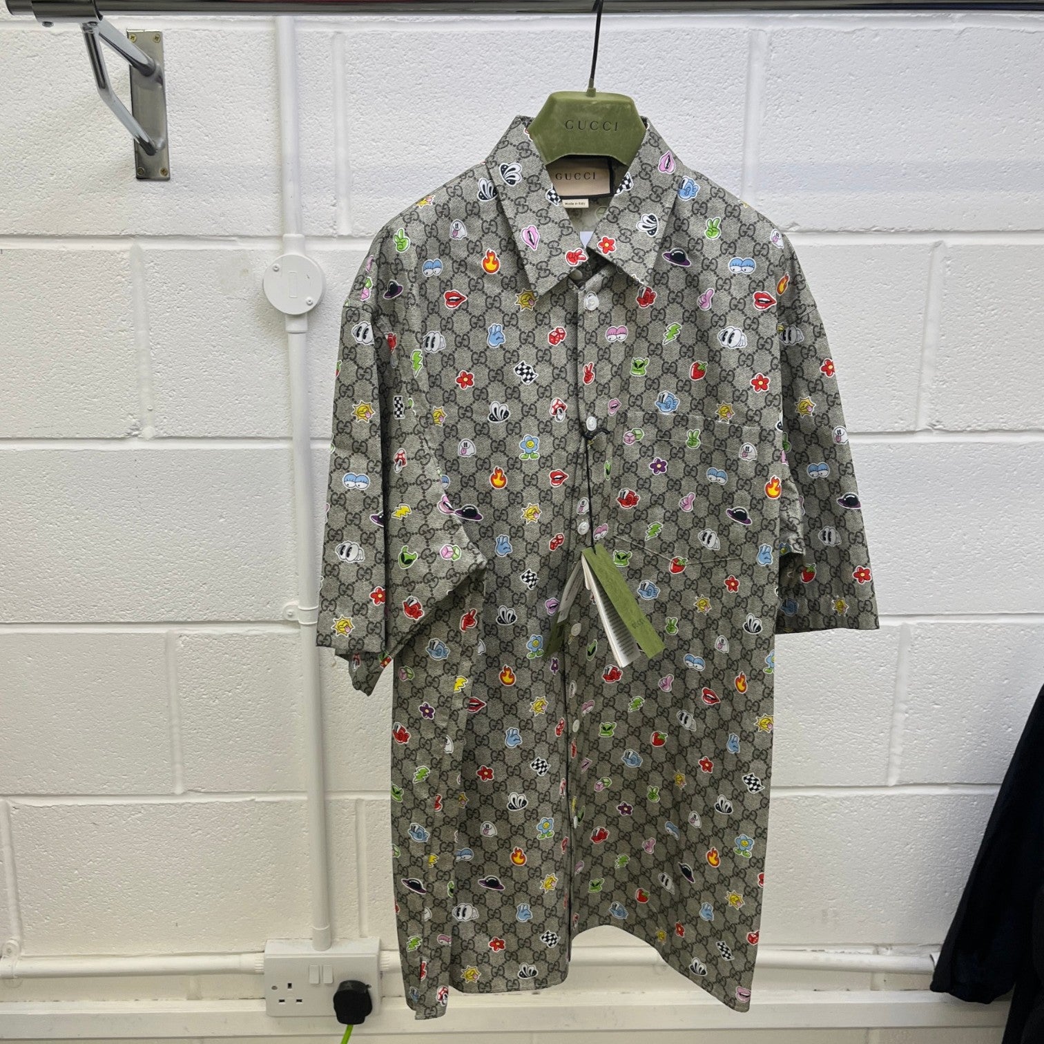 Men's Gg Supreme Stickers On Pop Print Short Sleeve Shirt Beige Size IT 48 / UK M - Photo 9