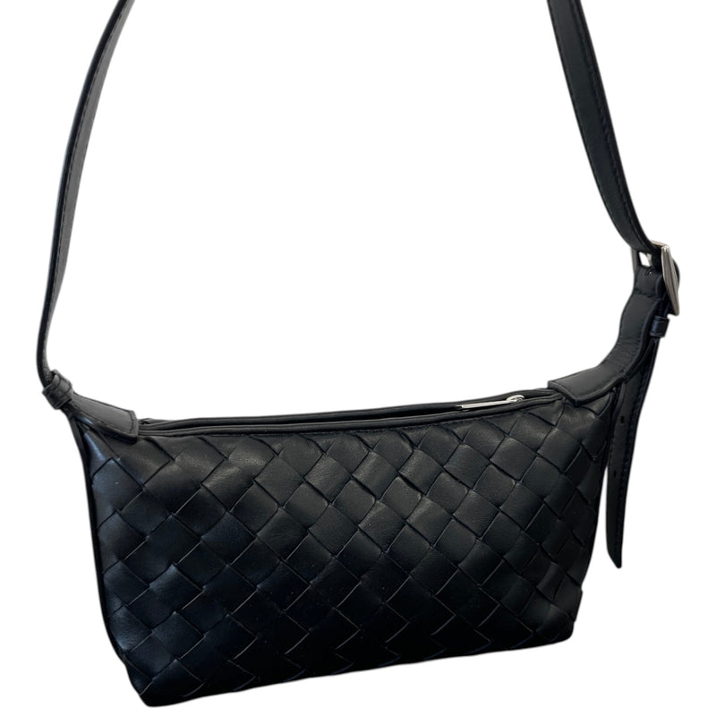 Women's Intrecciato Traveler Phone Pouch Bag Black