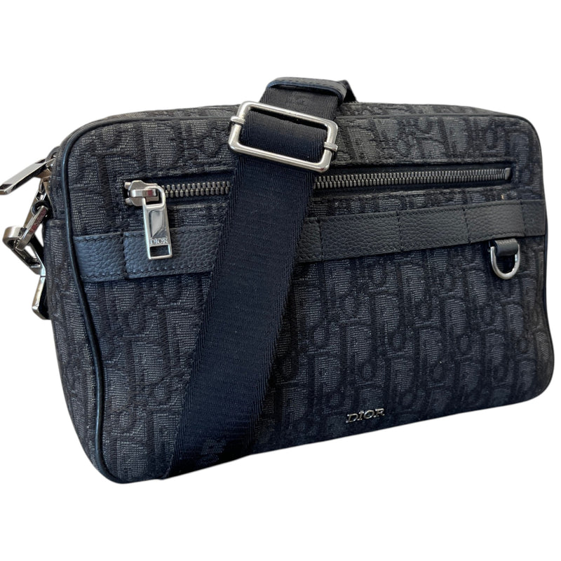 Men's Oblique Safari Messenger Bag Black