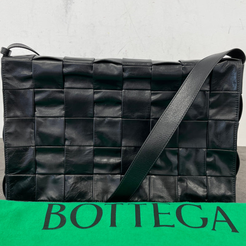 Men's Paper Cassette Intrecciato Maxi Bag Black