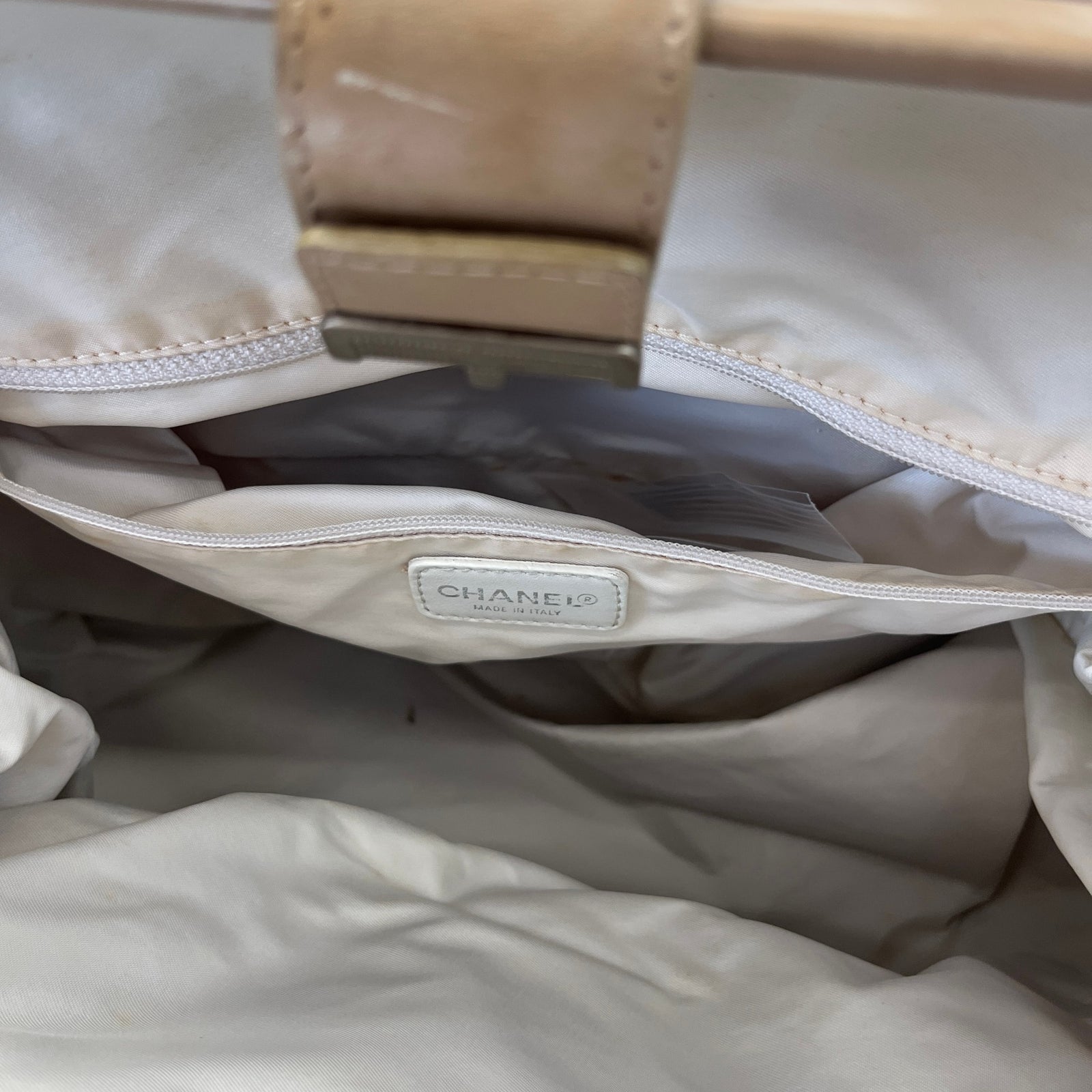 Women's CC Travel Ligne Frame Travel Bag Beige - Photo 11