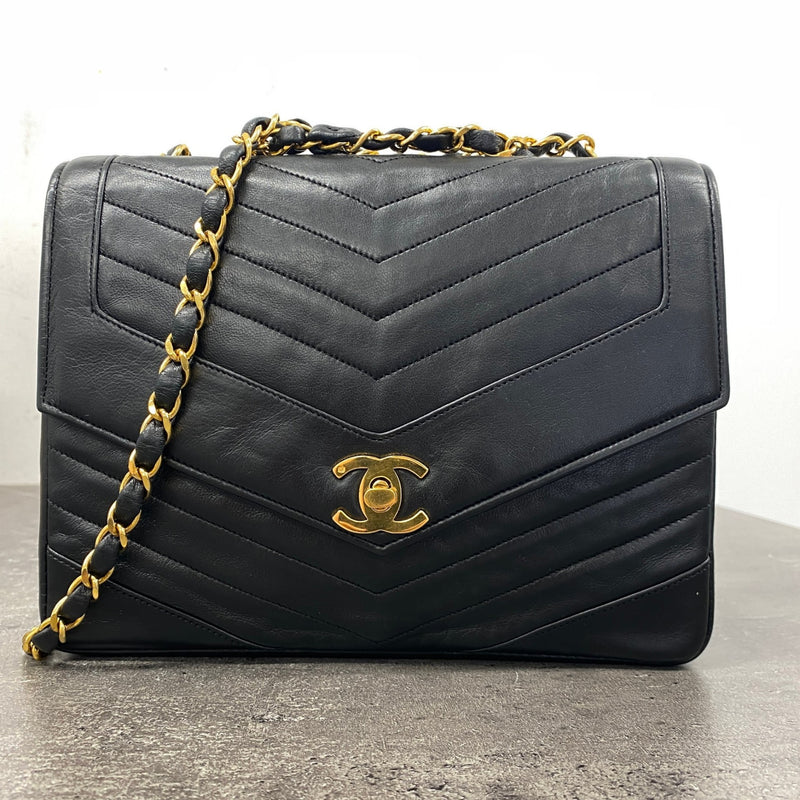 Women's Vintage 1908S Chevron Envelope Lambskin Single Flap Bag Black