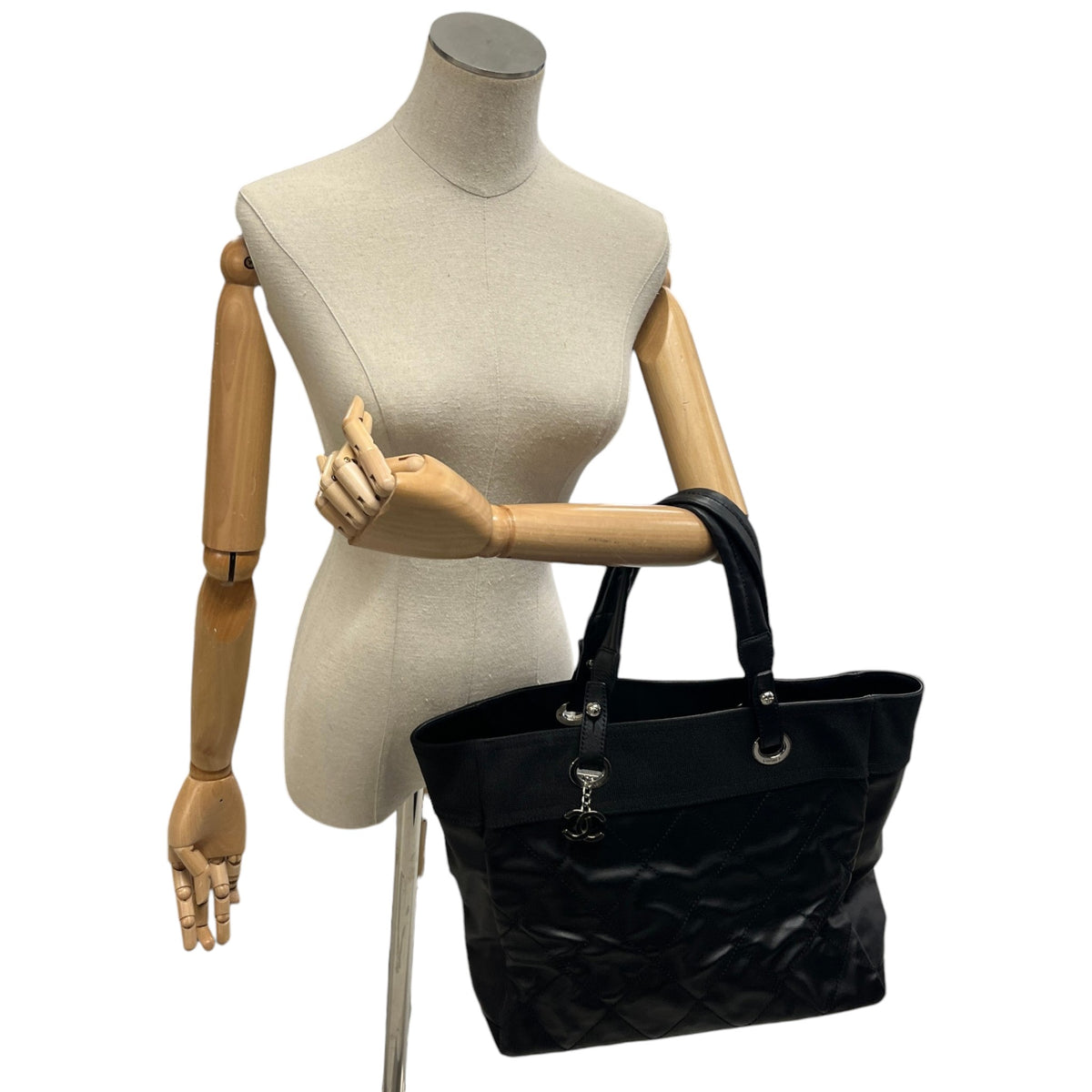 Women's CC Paris-Biarritz Tote Handbag Black - Photo 2