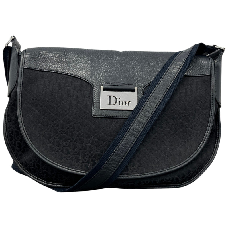 Women's Trotter Street Chic Messenger Bag Black