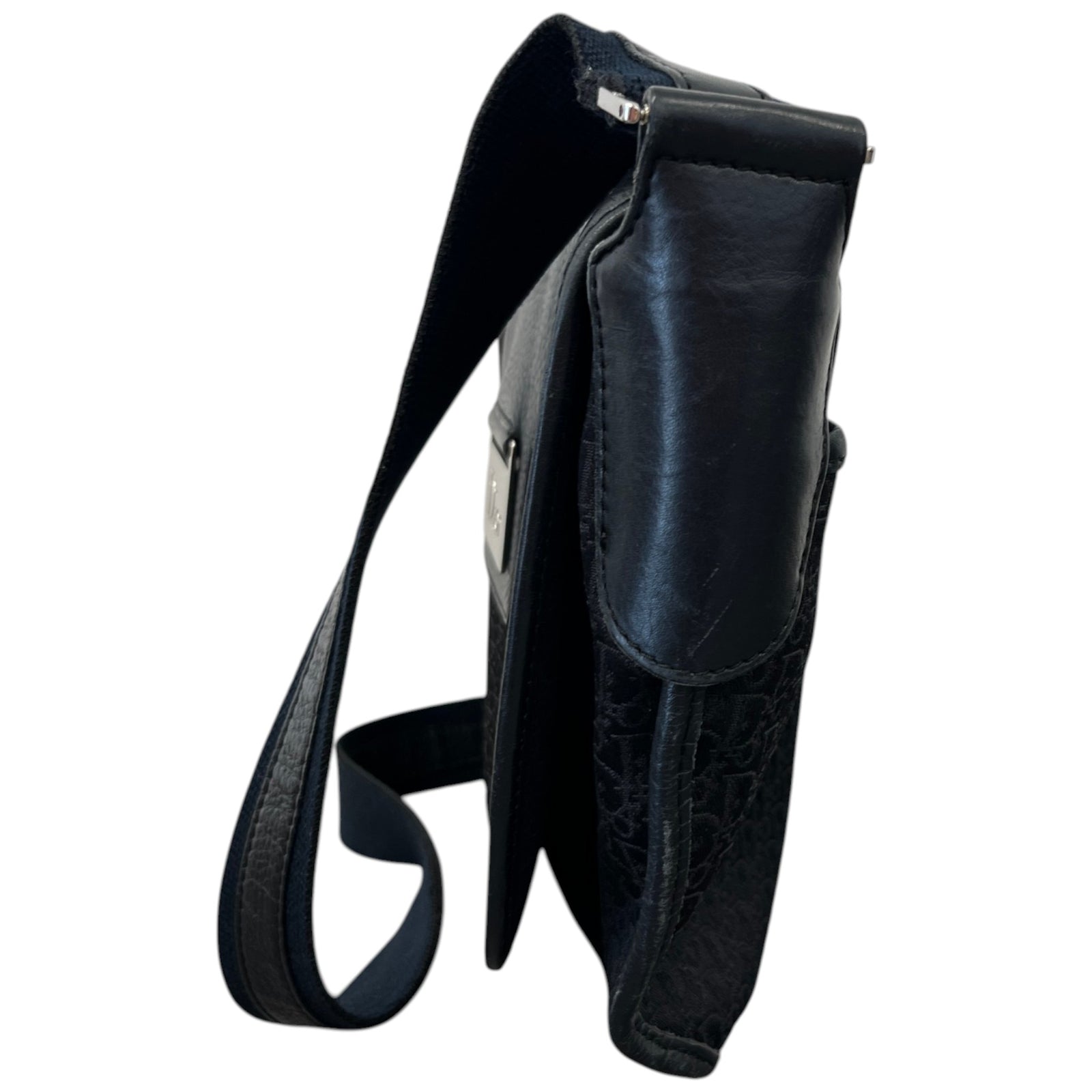 Women's Trotter Street Chic Messenger Bag Black - Photo 7