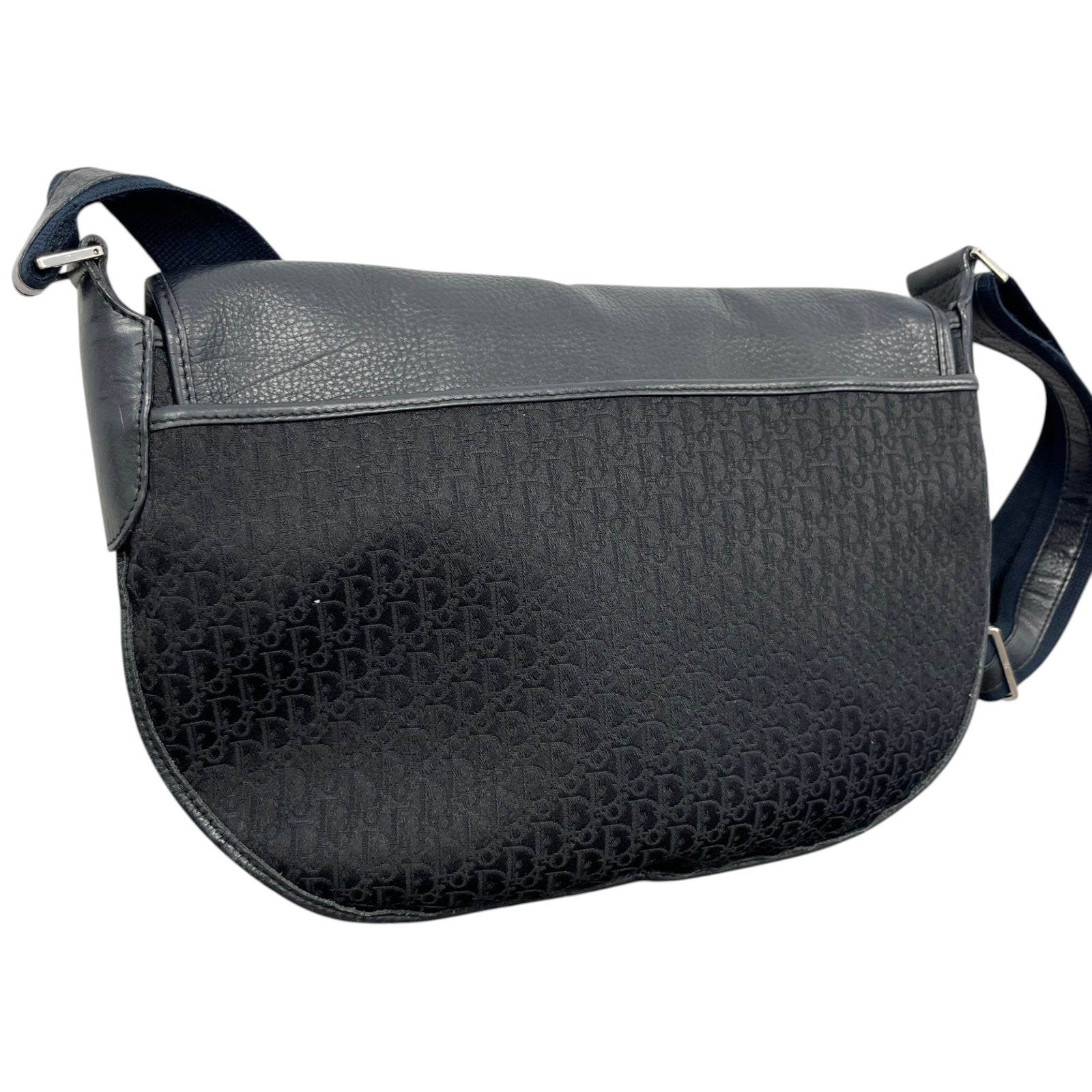 Women's Trotter Street Chic Messenger Bag Black - Photo 8
