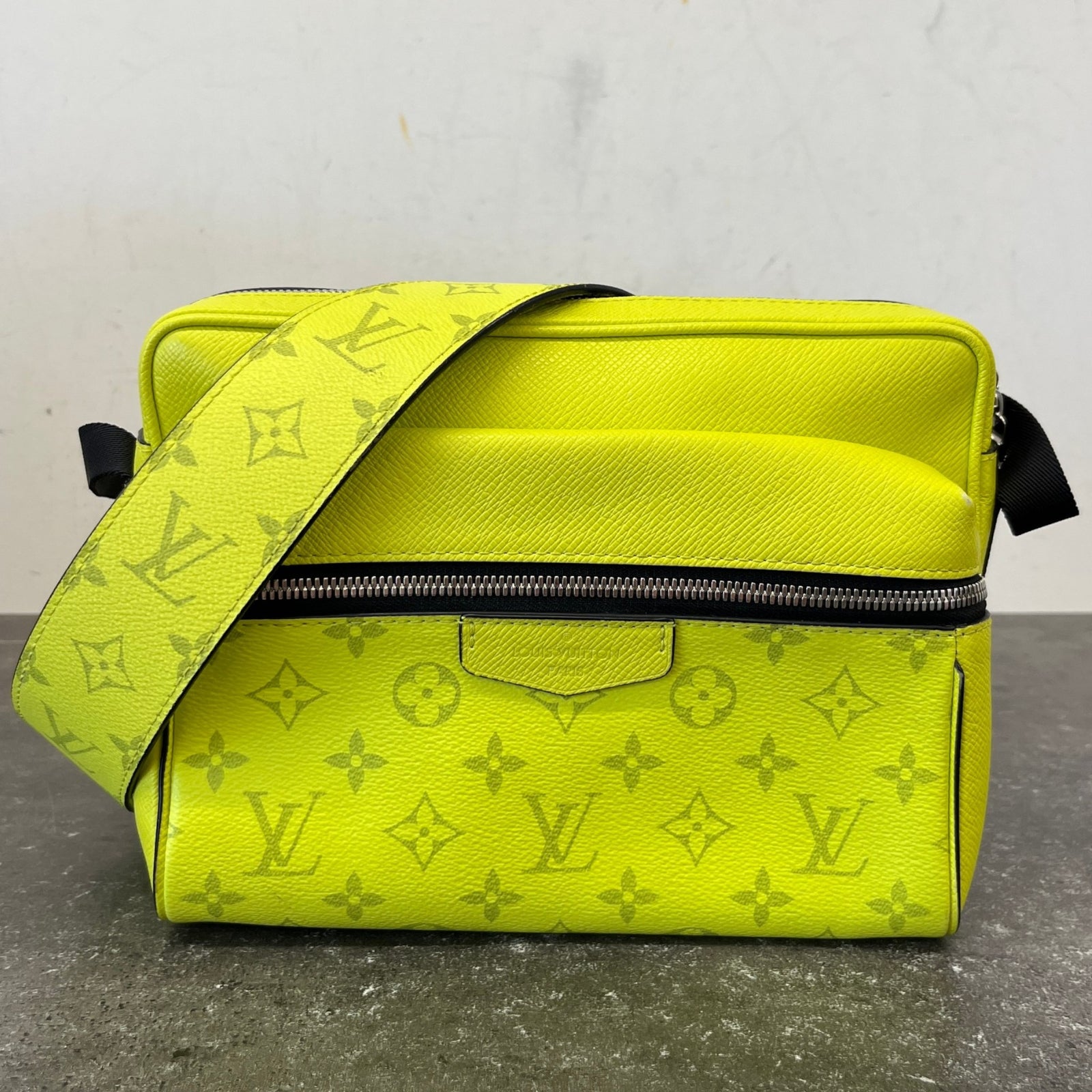 Men's Monogram Taigarama Outdoor Messenger Bag Yellow - Photo 13