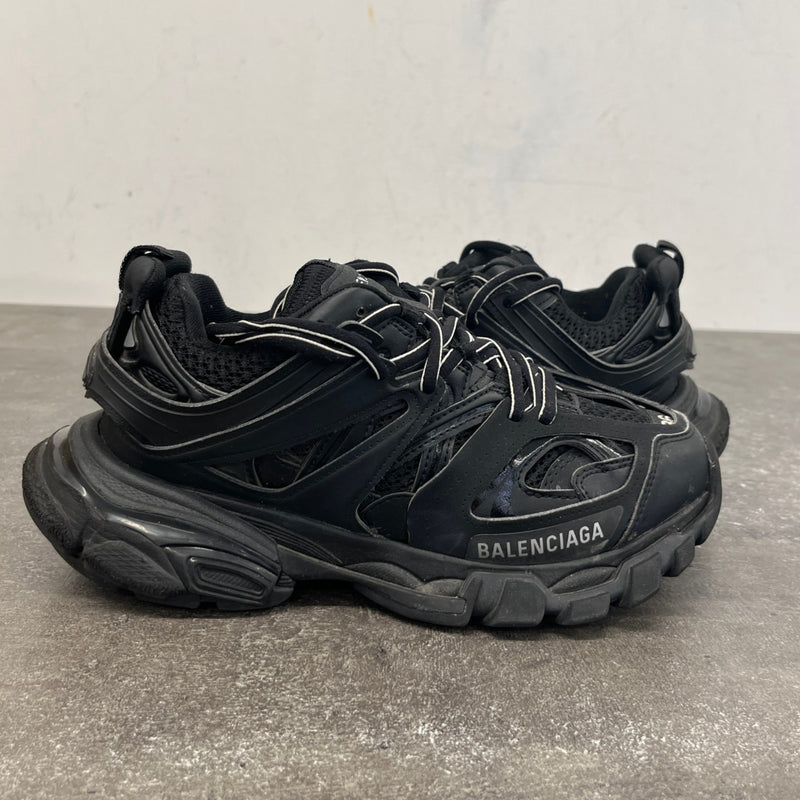 Women's Track Runner Low Trainers Black Size UK 3 / EU 36