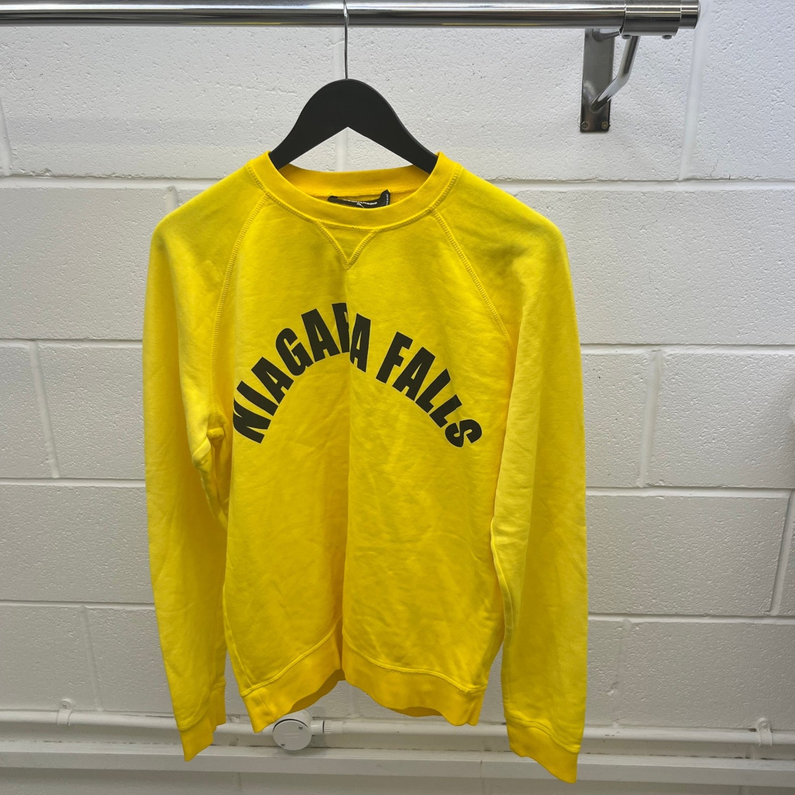 Men's Niagara Falls Print Sweatshirt Yellow Size XL - Photo 8