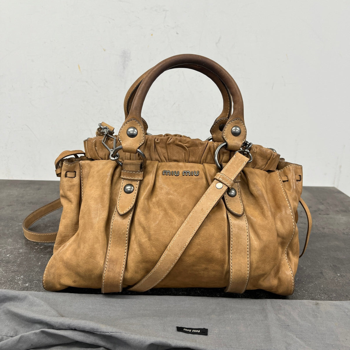 Women's Vitello Lux Gathered Handbag Beige - Photo 13