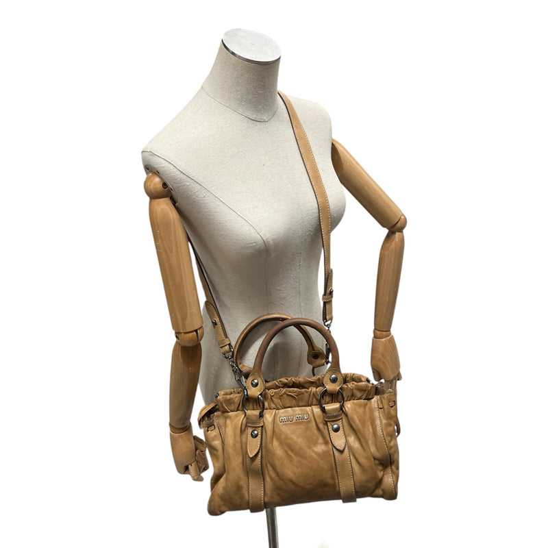 Women's Vitello Lux Gathered Handbag Beige