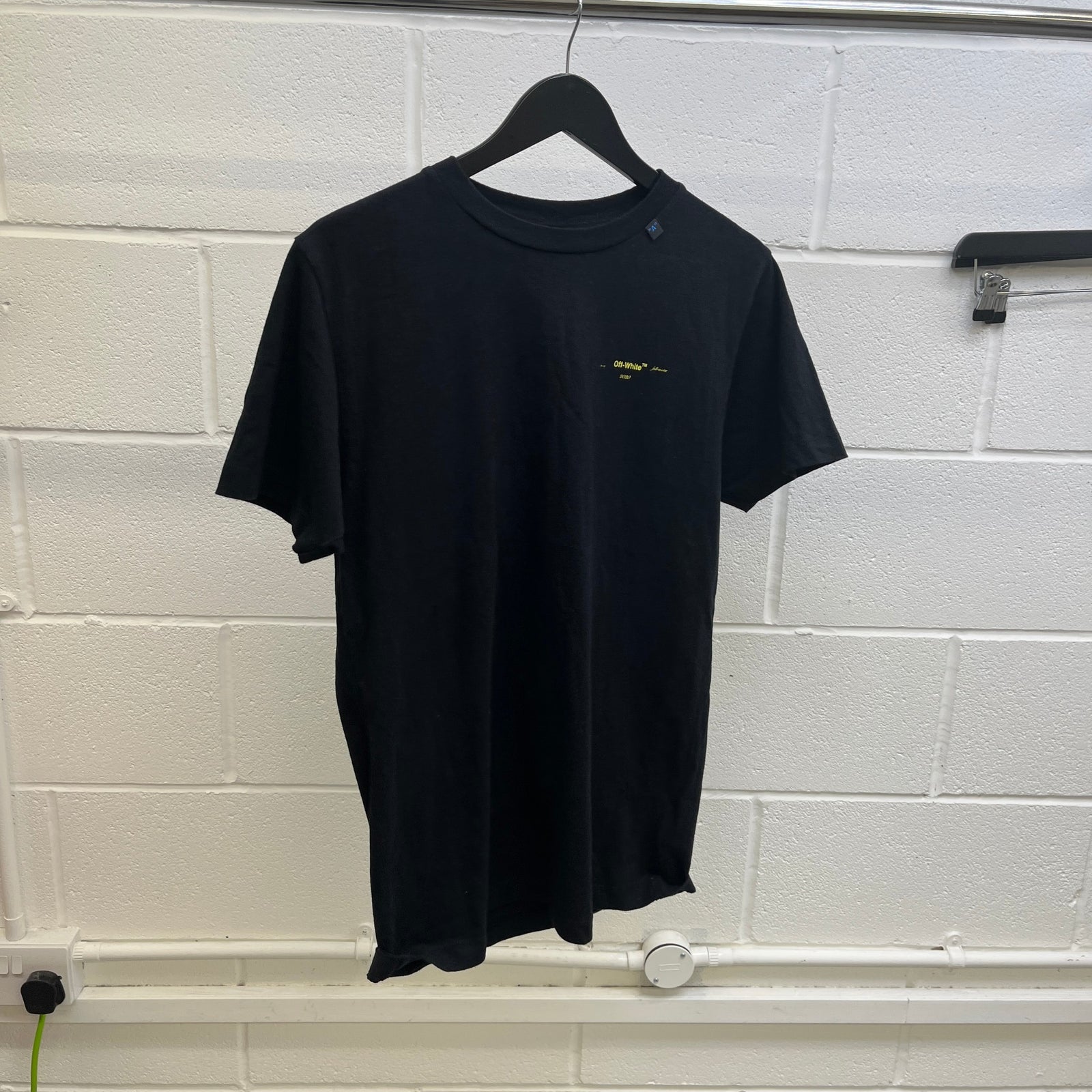 Men's Arrow Logo T-Shirt Black Size S - Photo 7