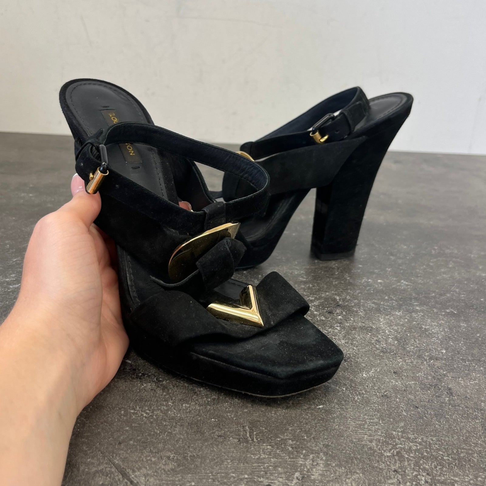 Women's V Logo Heels Black Size EU 39 / UK 6 - Photo 11