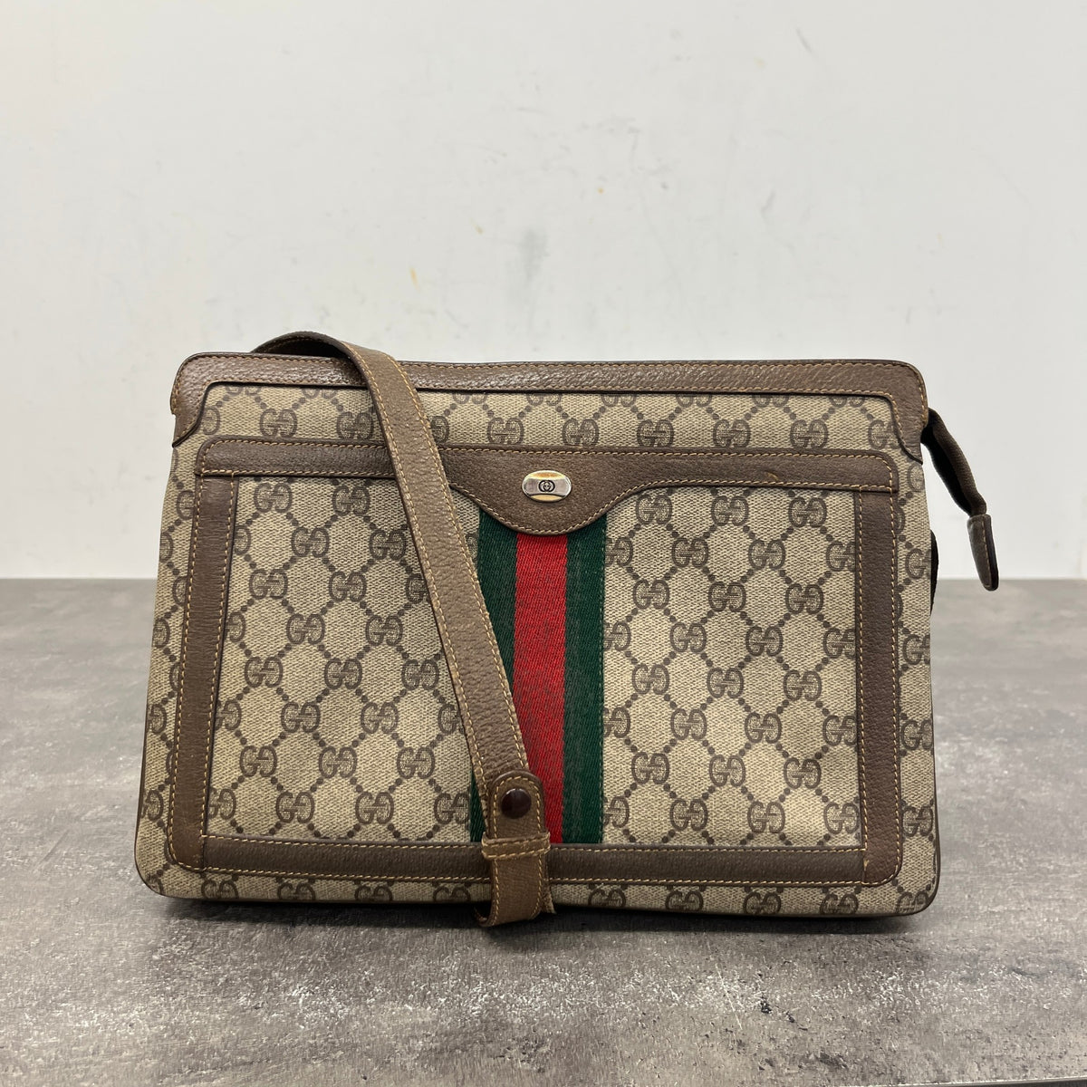 Women's GG Supreme Handbag Brown - Photo 13