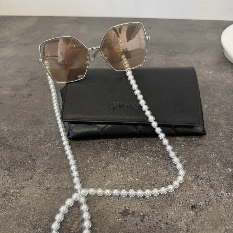 Women's Pearl Chain 4262 Sunglasses Silver
