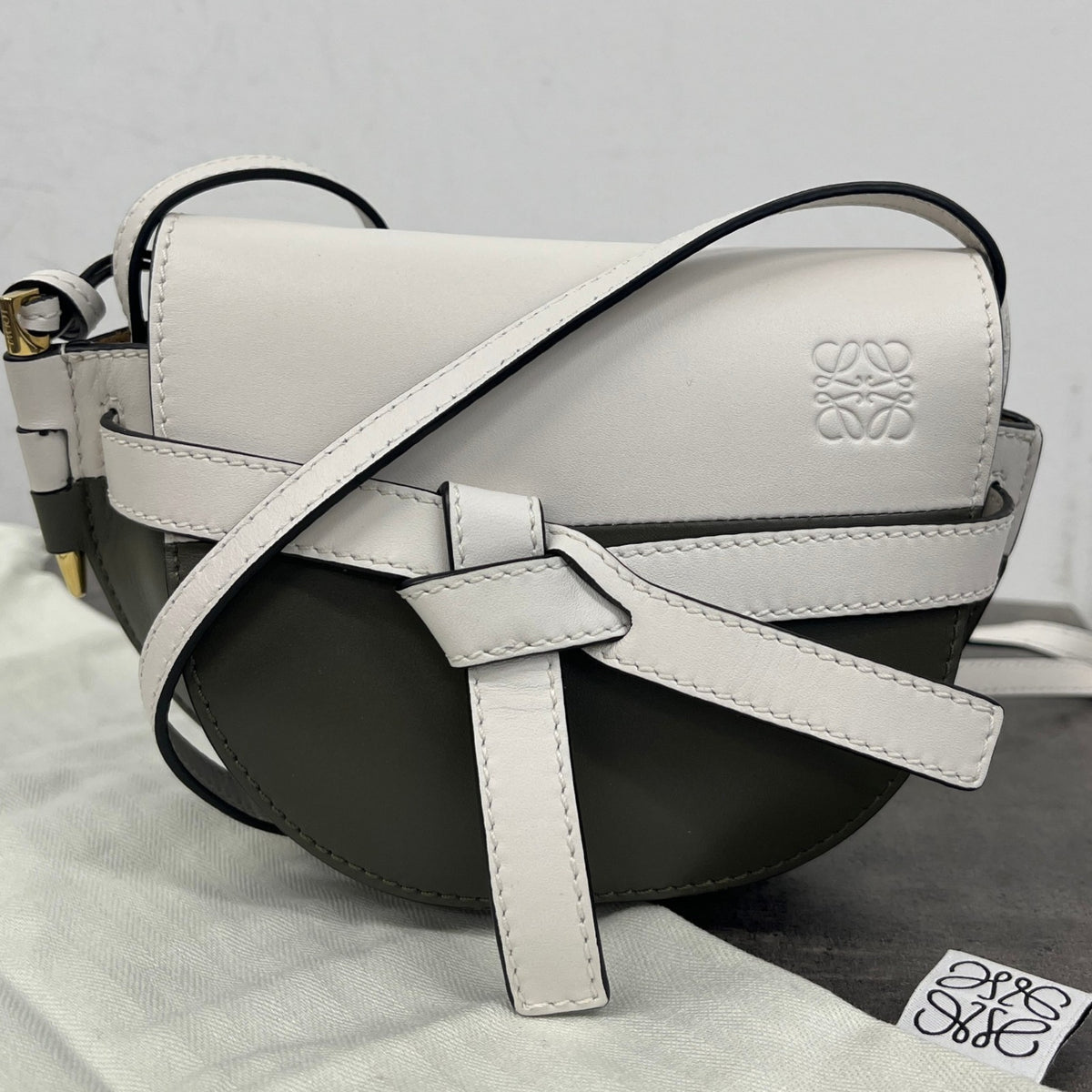 Women's Gate Small Crossbody Bag White - Photo 12