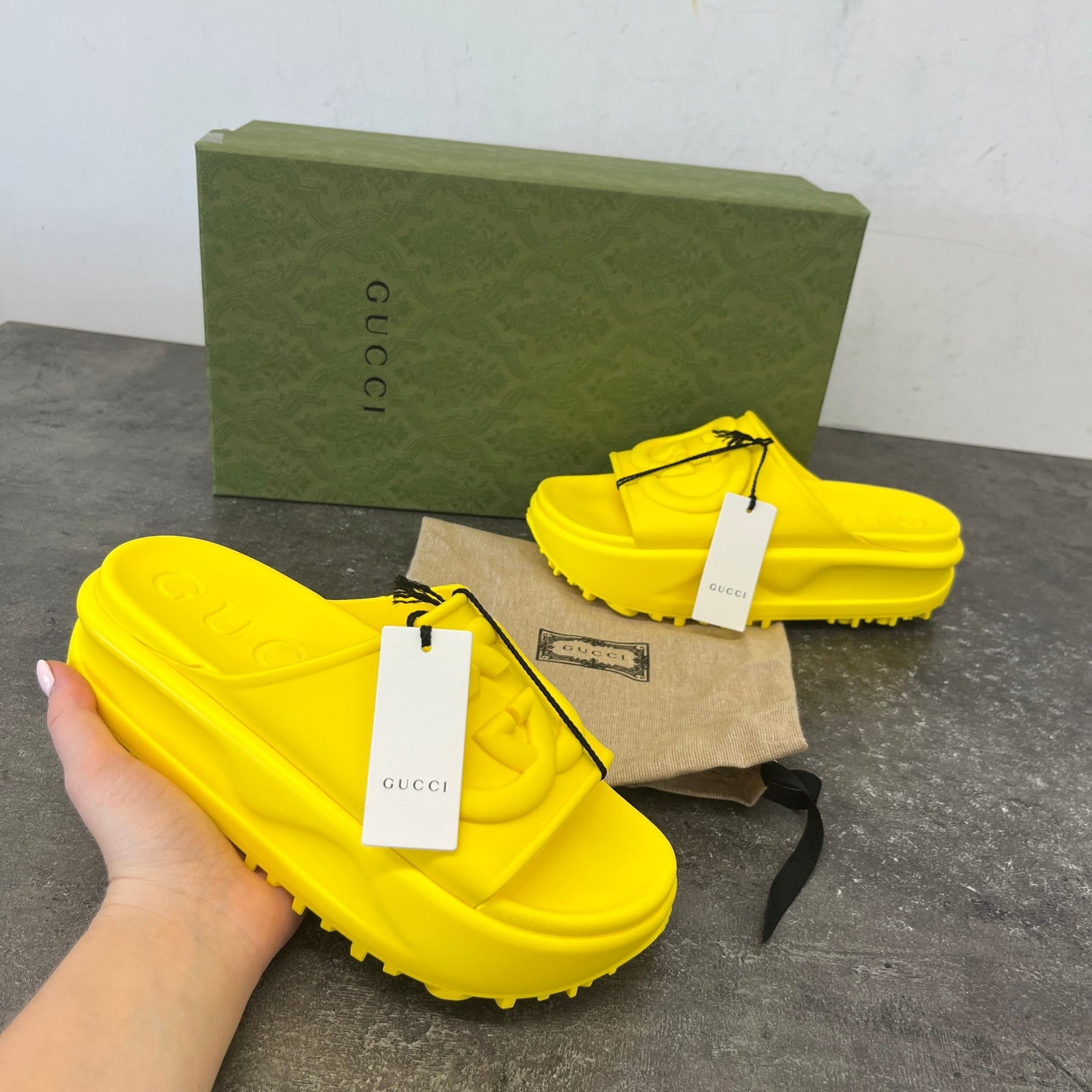 Women's Interlocking G Platform Slides Yellow Size EU 36 / UK 3 - Photo 11