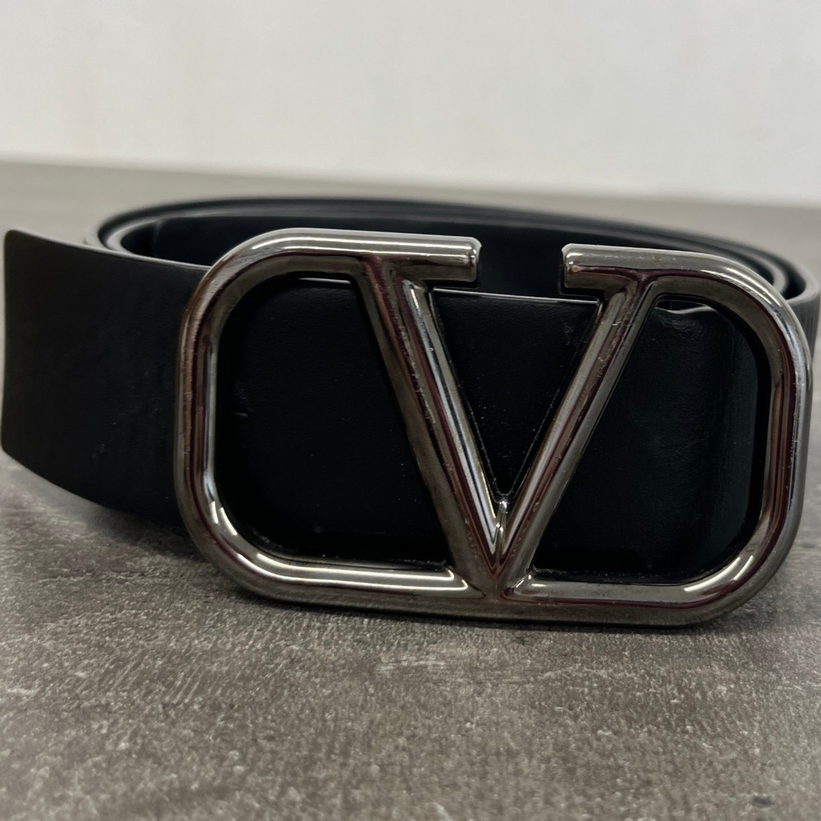 Women's V Buckle Belt Black - Photo 8