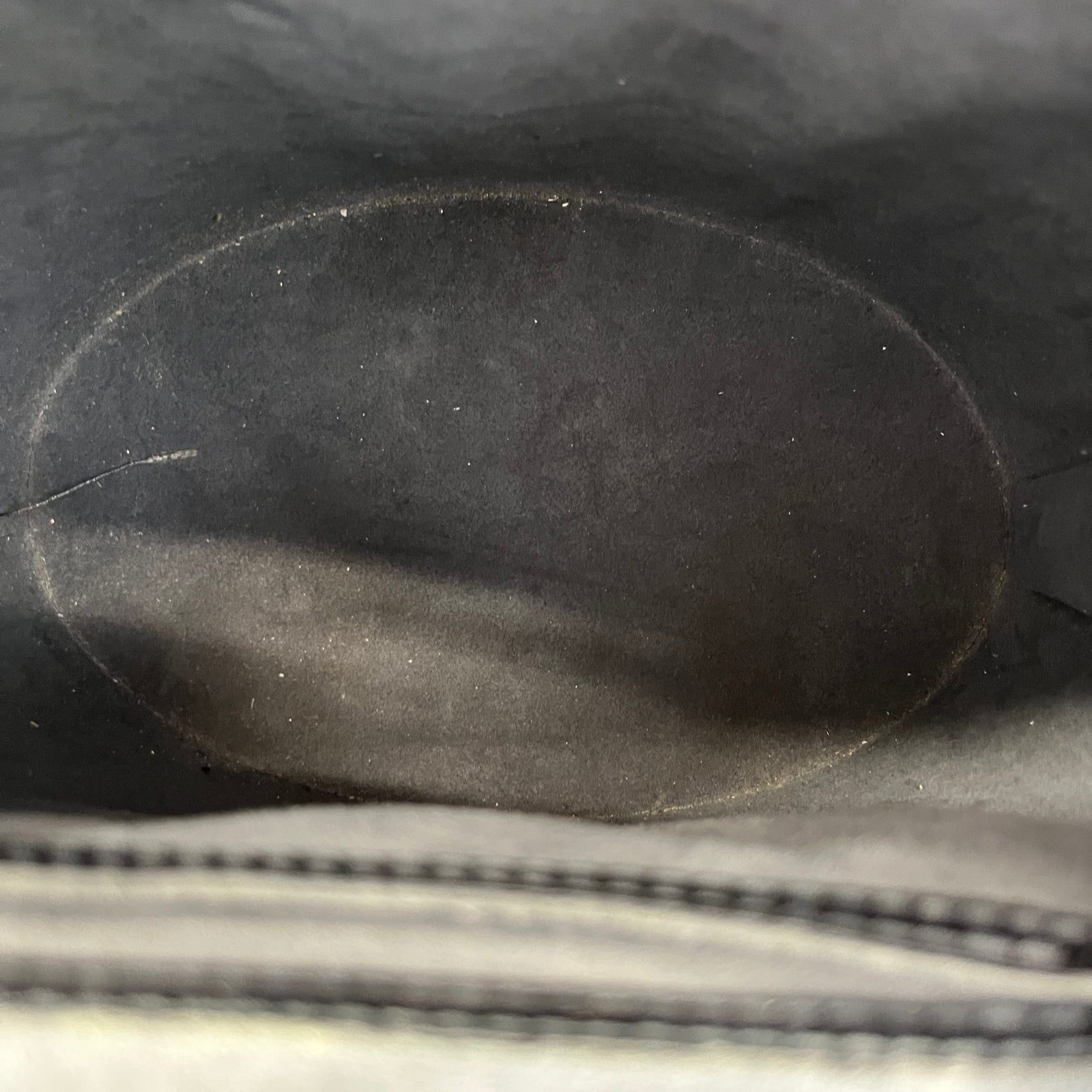 Women's Epi Cluny Shoulder Bag Black - Photo 11