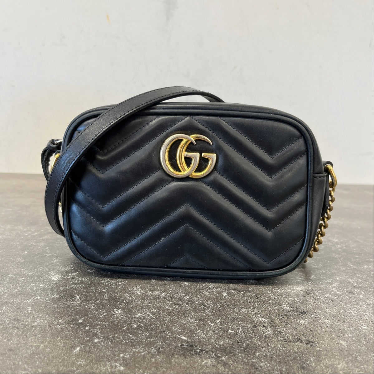 Women's GG Marmont Small Crossbody Bag Black - Photo 13