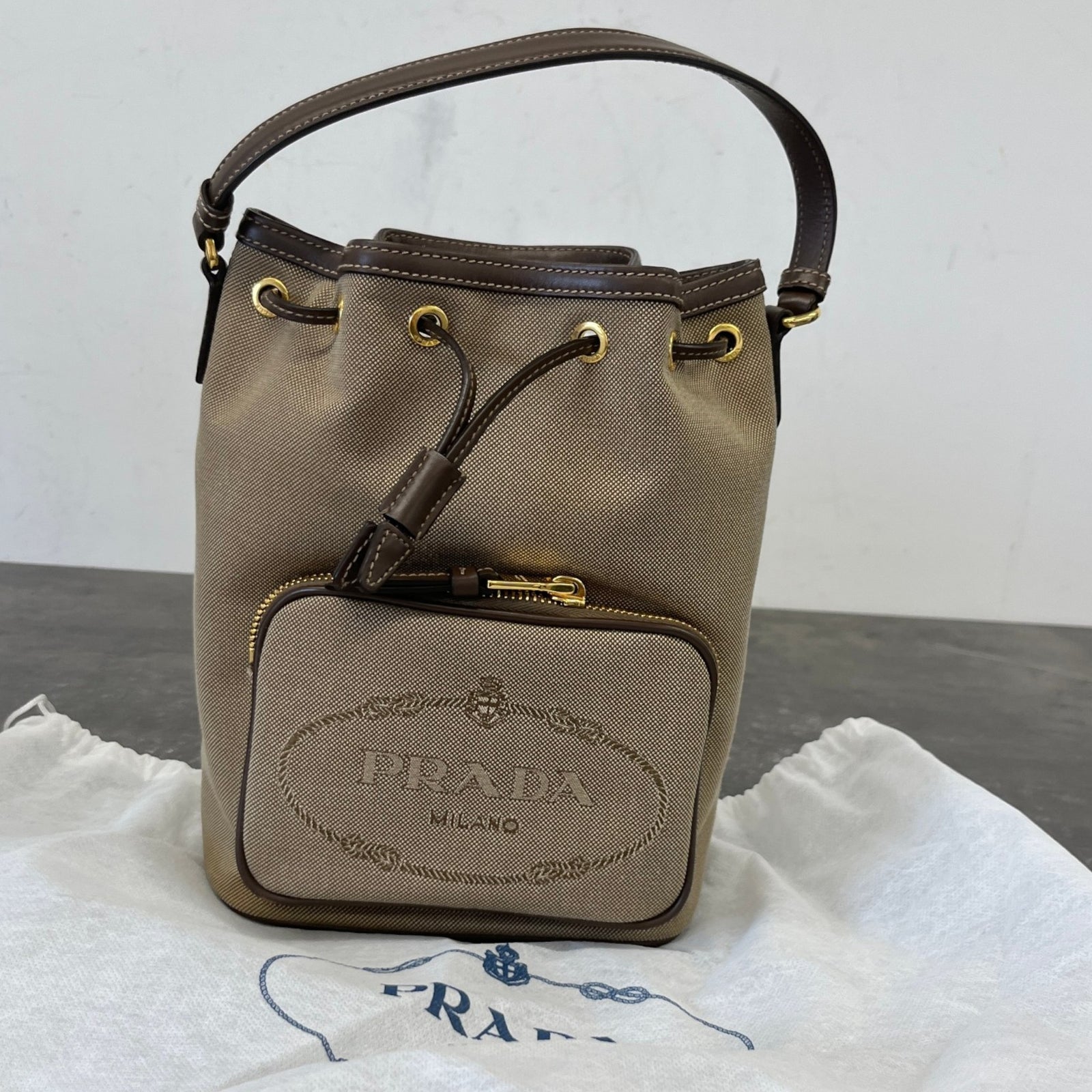 Women's Embroidered Logo Bucket Bag Beige - Photo 13