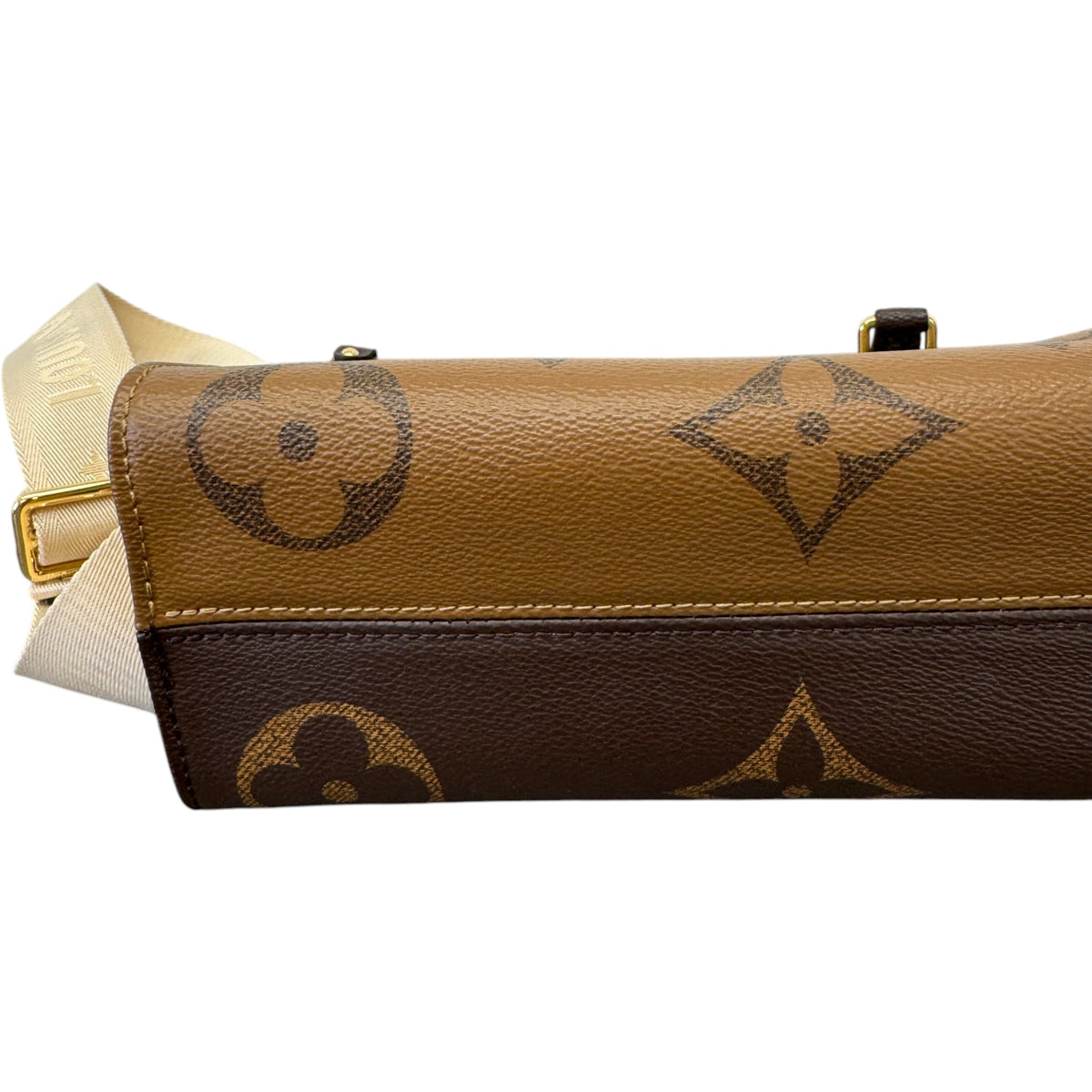 Women's Reverse Monogram On The Go East West Handbag Brown - Photo 7
