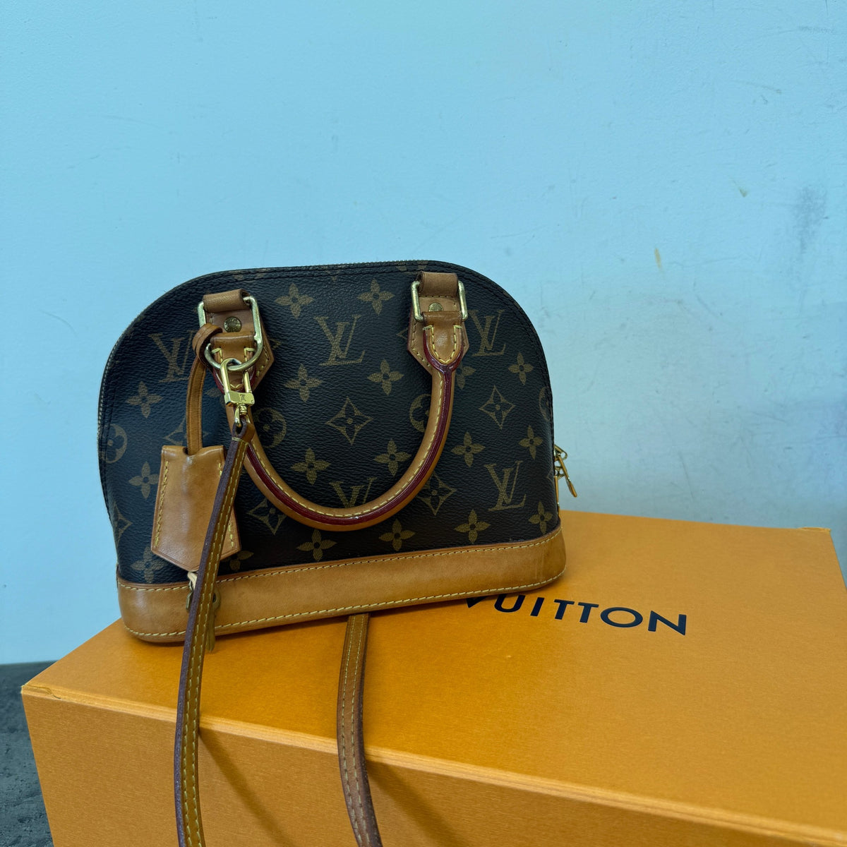 Women's Monogram Alma BB Handbag Brown - Photo 9