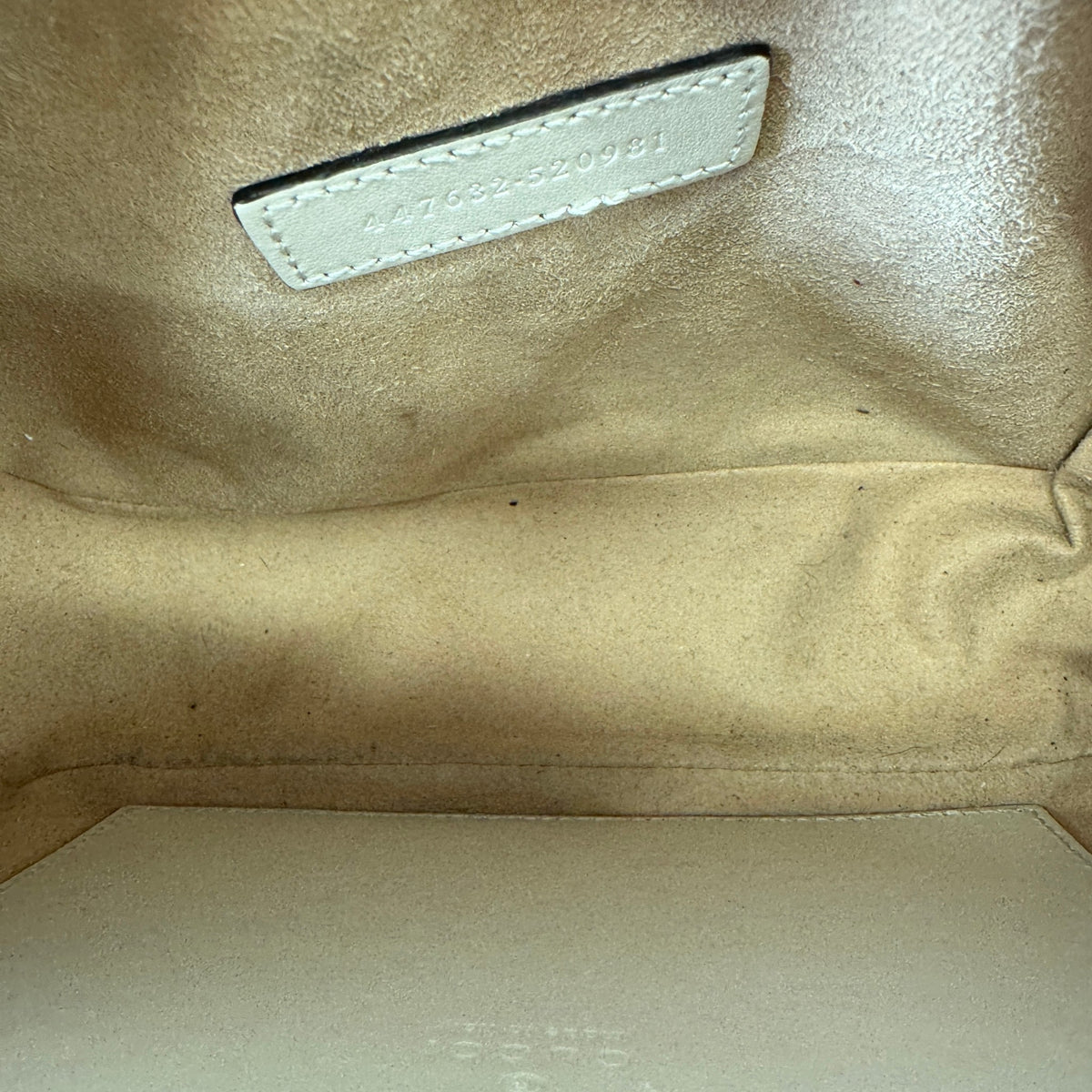 Women's GG Marmont Camera Handbag White - Photo 11