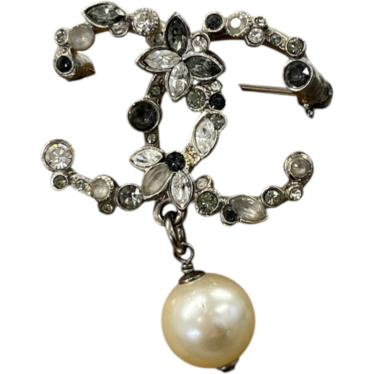 Women's Interlocking CC Brooch Brooch Silver - Photo 1