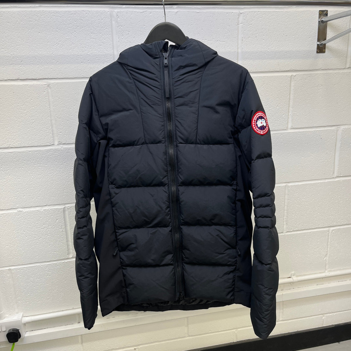 Men's Hybridge Puffer Down Jacket Black Size M - Photo 10