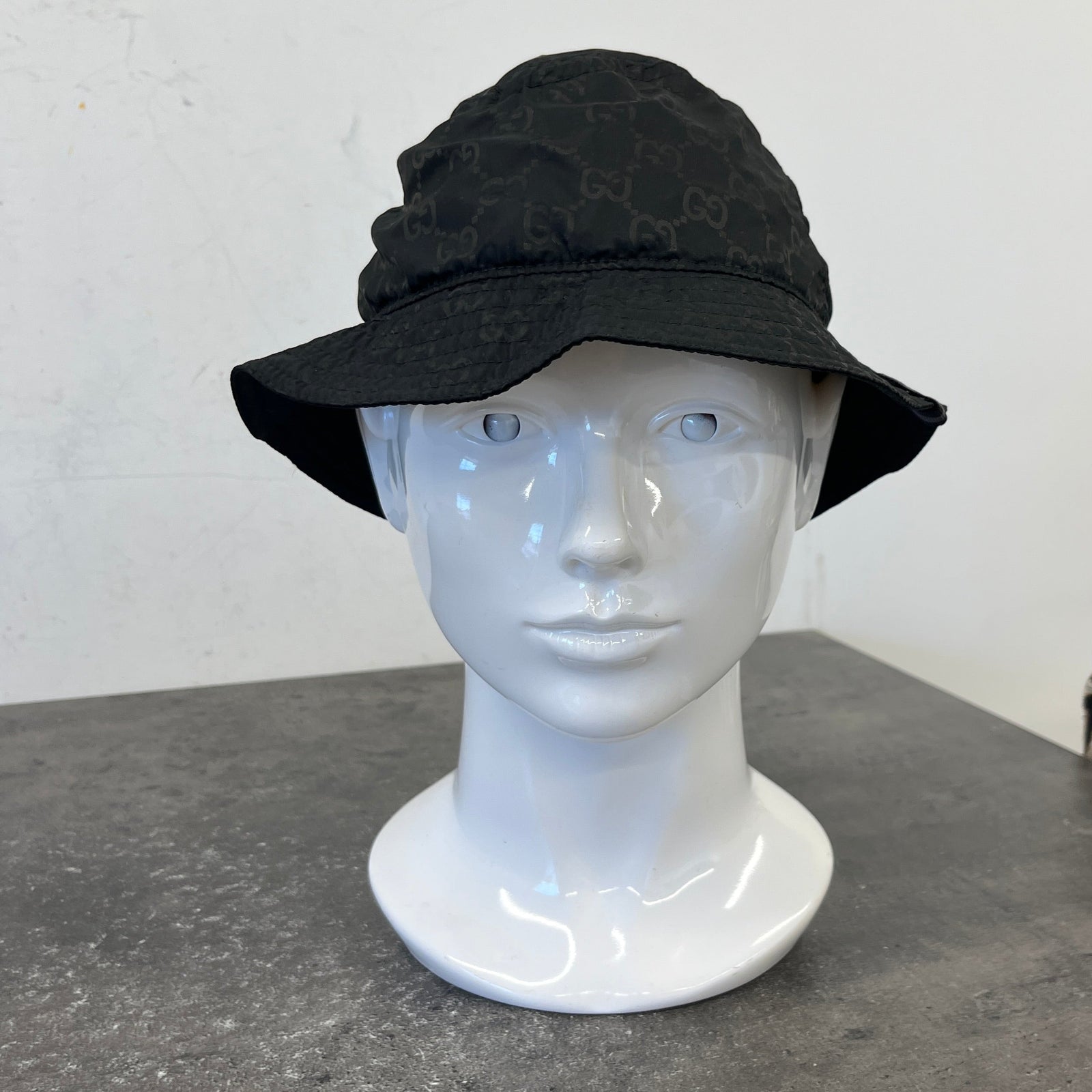 Men's GG Supreme Bucket Hat Black Size S - Photo 10