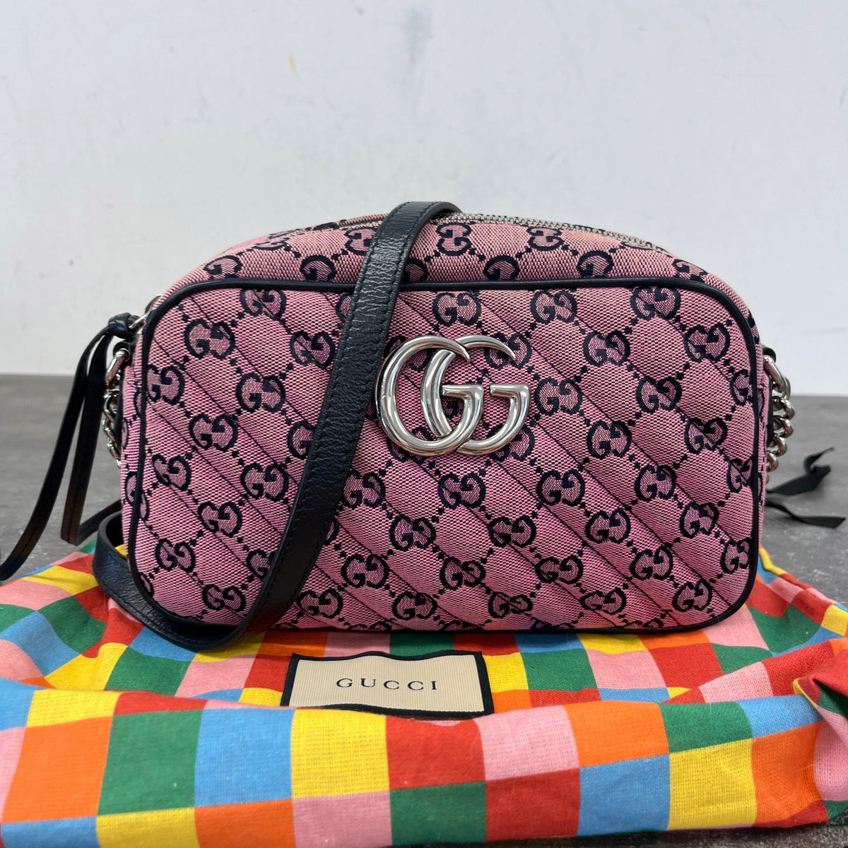Women's GG Supreme Marmont Crossbody Bag Pink - Photo 13