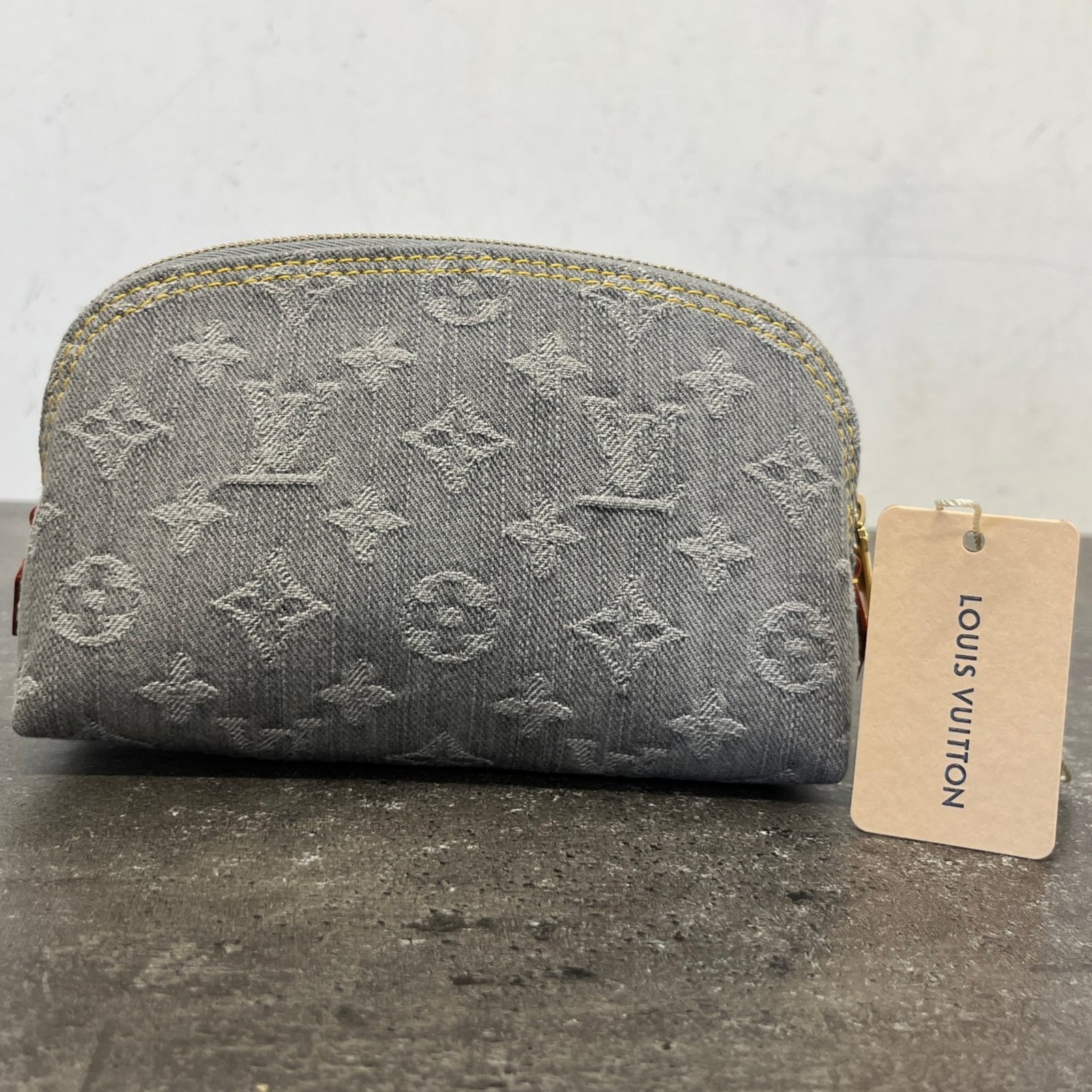 Women's Monogram Pochette Cosmétique Pouch Grey - Photo 13