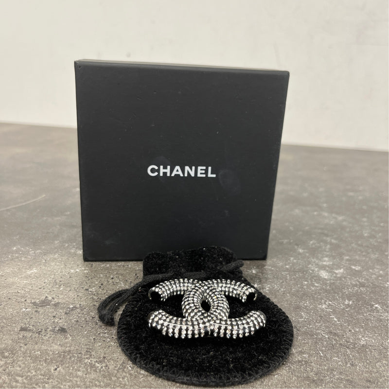 Women's Cc Logo Brooch Black