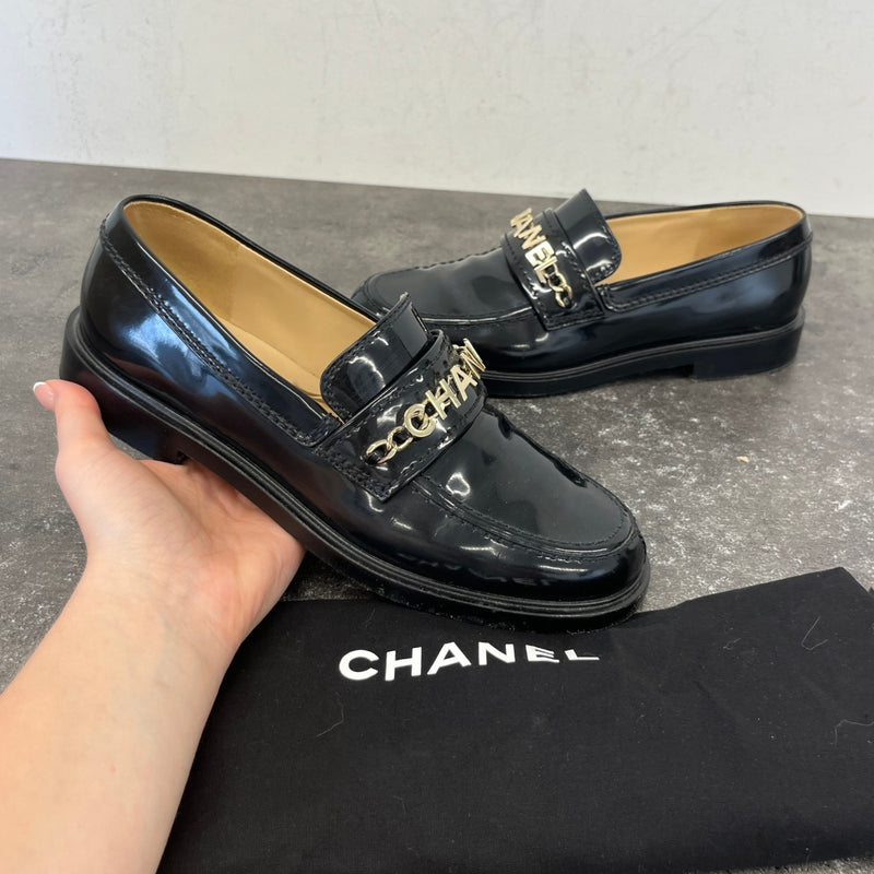 Women's Chain Logo Loafers Black Size EU 37.5 / UK 4.5