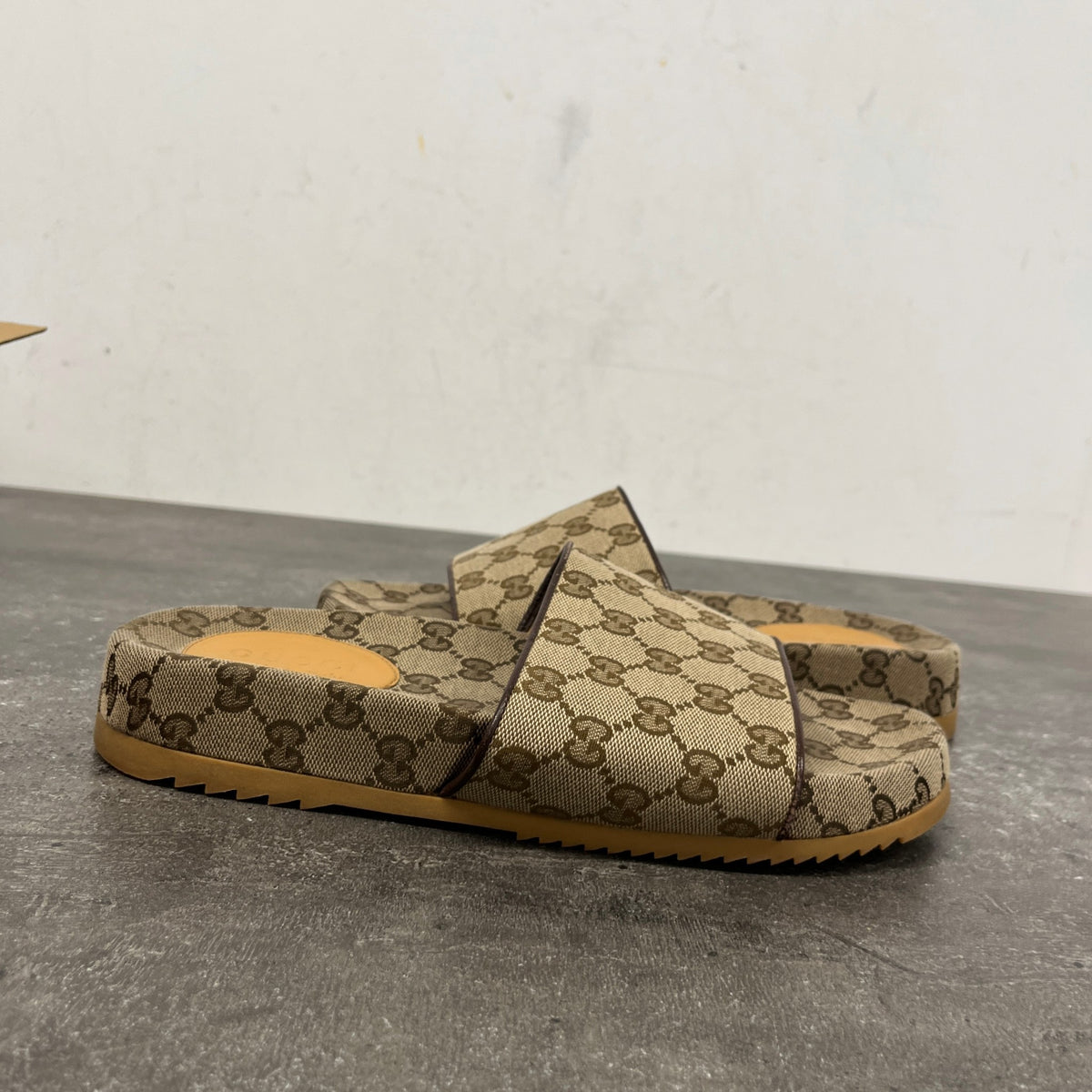 Men's GG Canvas Slides Beige Size UK 7 / EU 41 - Photo 11