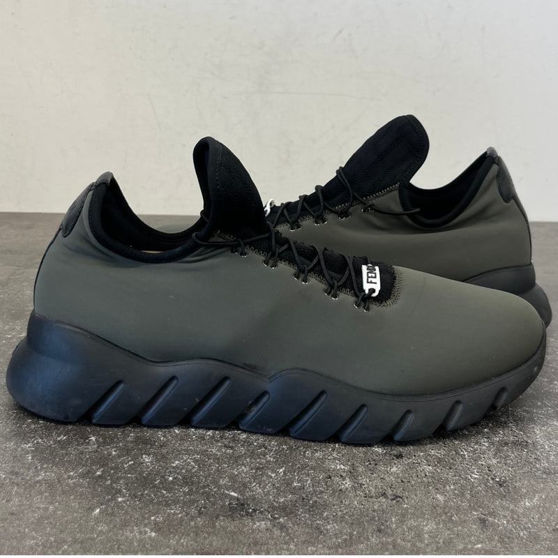 Men's Flow Low Trainers Black Size UK 7 / EU 41