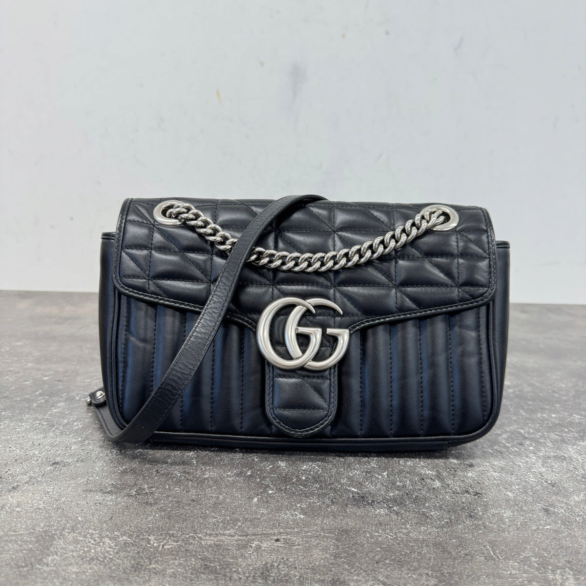 Women's GG Marmont Handbag Black - Photo 11