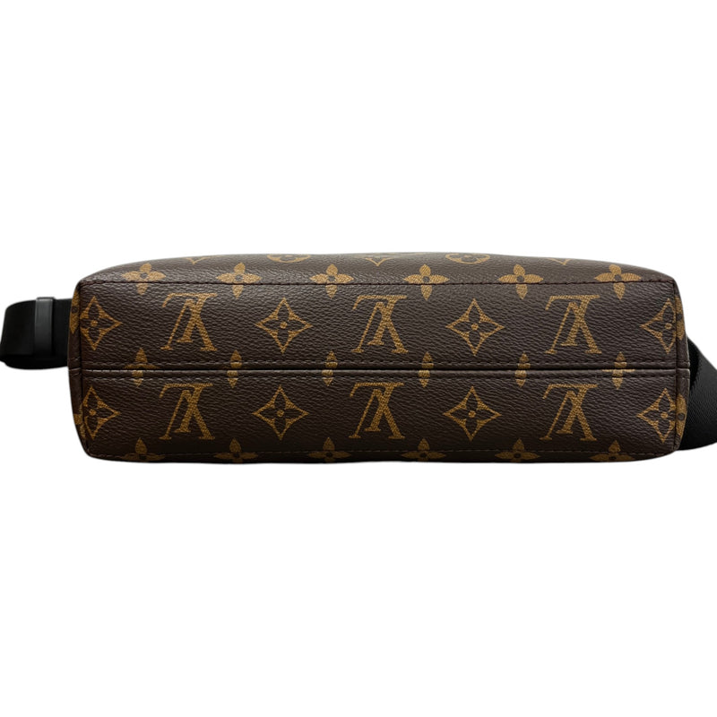 Men's Monogram Macassar Magnetic Messenger Bag Brown