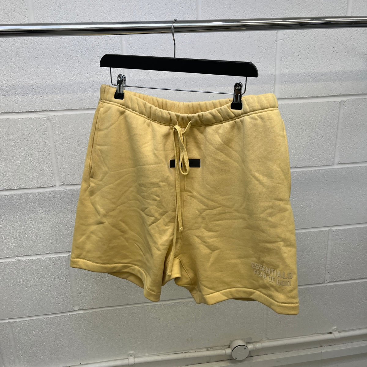 Men's Logo Patch Shorts Yellow Size M / W32 - Photo 10