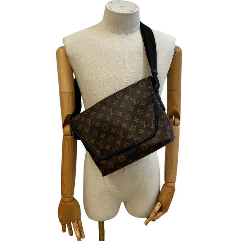 Men's Monogram Macassar Magnetic Messenger Bag Brown