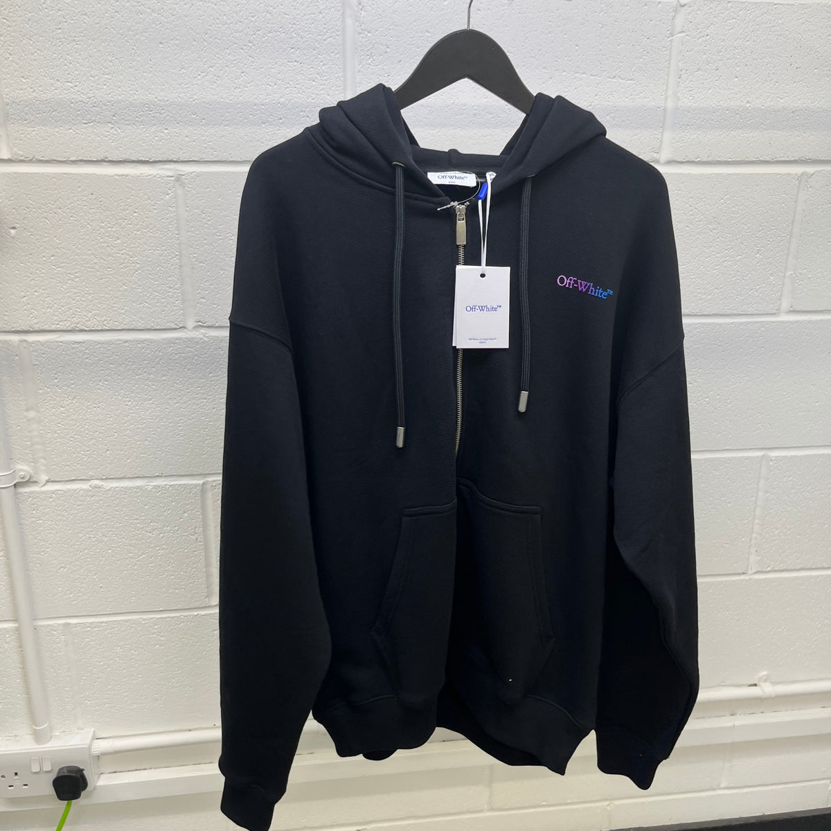 Men's Gradient Arrow Logo Hoodie Black Size M - Photo 8