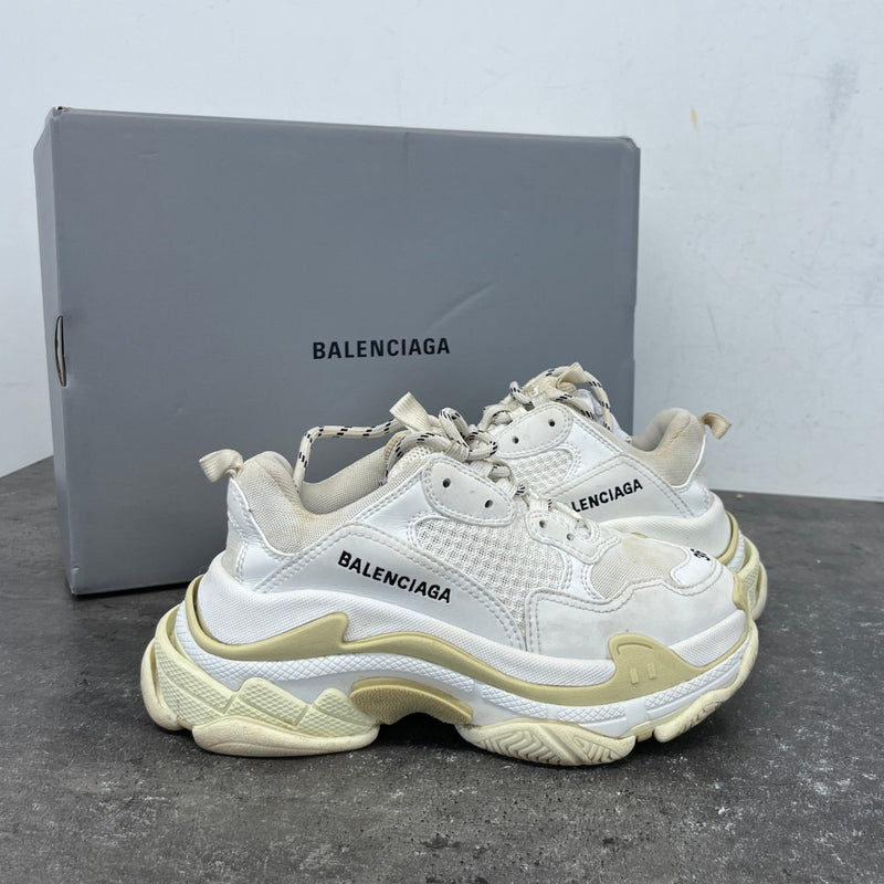 Women's Triple S Low Trainers White Size EU 36 / UK 3