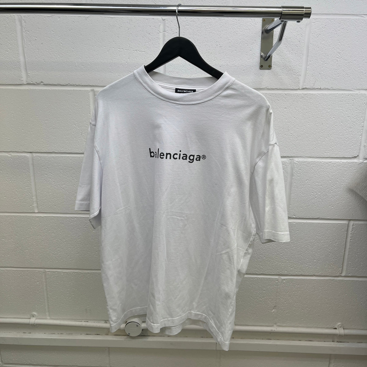 Men's Copyright Logo T-Shirt White Size M - Photo 8